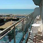 Отель La Brezza Frontemare 3*