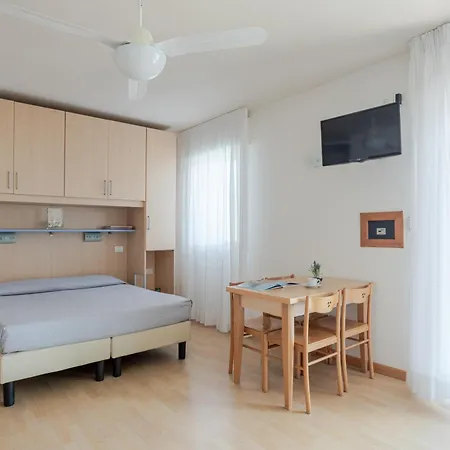 La Brezza Frontemare 3* ليدو دي يسولو