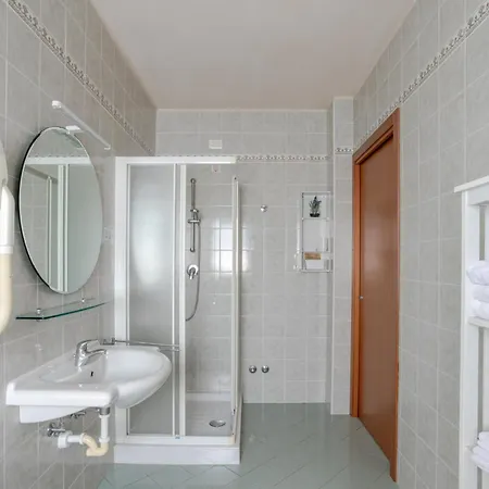 La Brezza Frontemare Otel