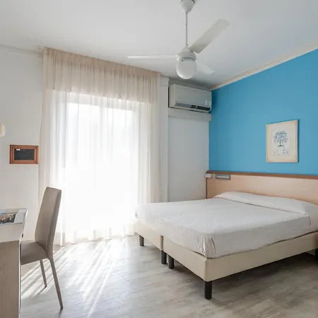 La Brezza Frontemare 3*