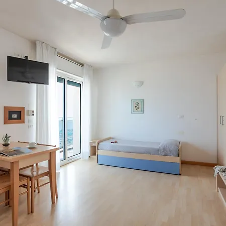 La Brezza Frontemare Лидо-ди-Езоло