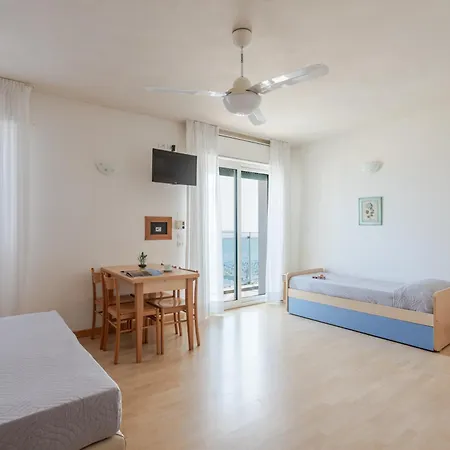 La Brezza Frontemare 3*