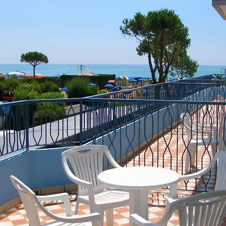 La Brezza Frontemare Hotel Lido di Jesolo