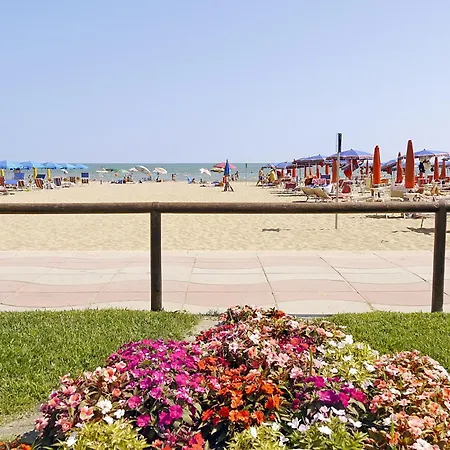 La Brezza Frontemare Лидо-ди-Езоло