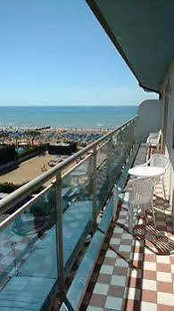 Hotel La Brezza Frontemare 3*