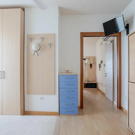 Hotell La Brezza Frontemare 3*