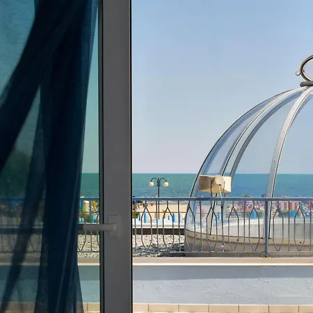 فندق La Brezza Frontemare 3*